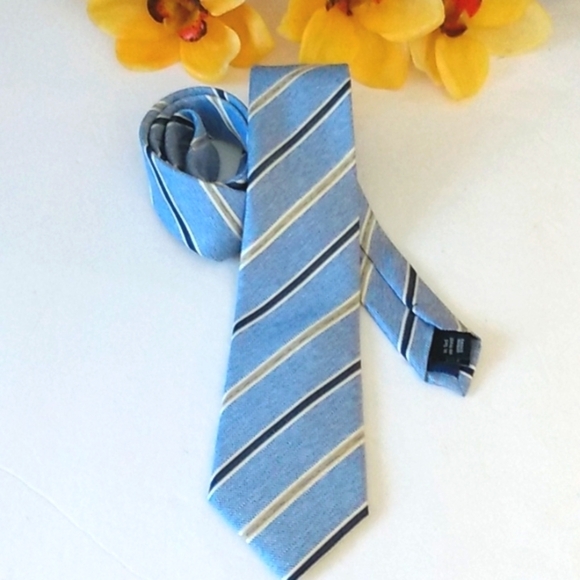 TED BAKER KNOTTED BLUE WHITE DIAGONAL STRIPES 100% SILK NECKTIE SIZE 60 "x 3" - Picture 7 of 7